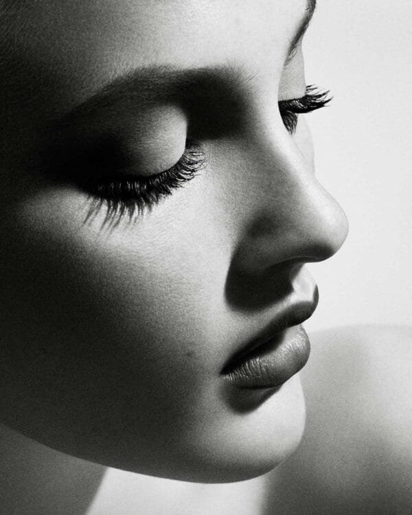 FULL FRONTAL VOLUME, LIFT & CURL MASCARA - Image 8