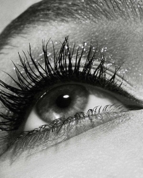 FULL FRONTAL VOLUME, LIFT & CURL MASCARA - Image 9