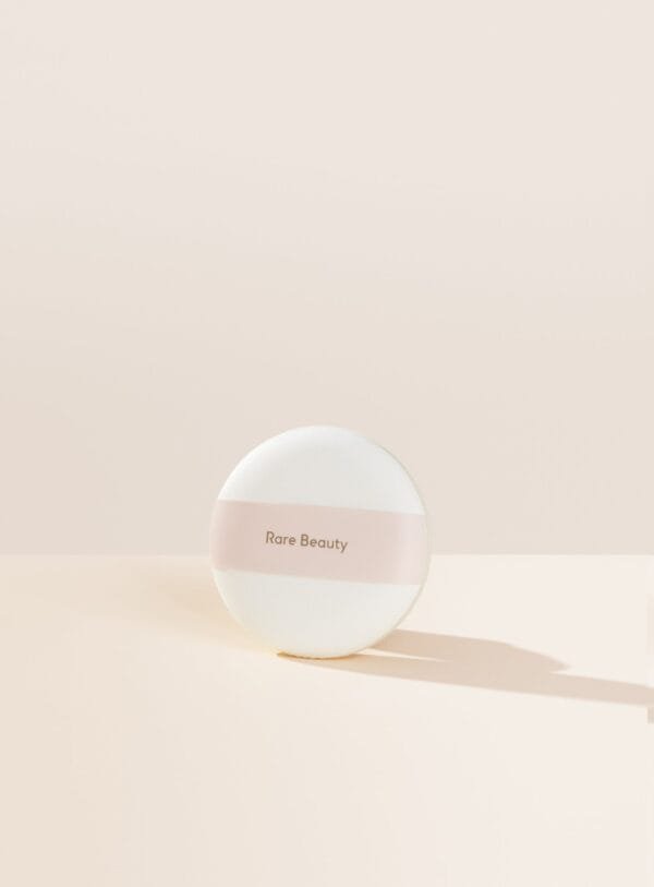Blot & Glow Powder in Puff Refill - Image 2