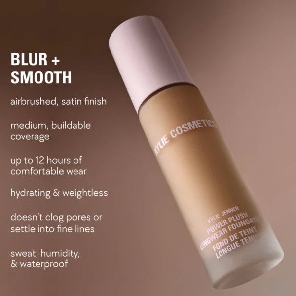 Power Plush Longwear Foundation - Image 6
